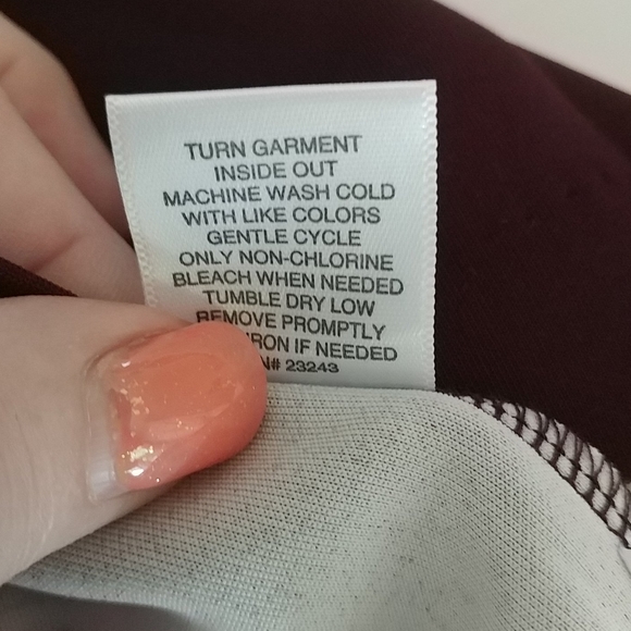 New York and Company Scuba Skirt Size 0 - Picture 7 of 8